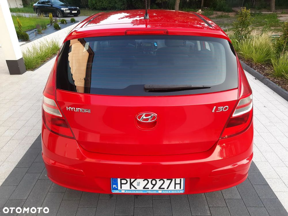 Hyundai i30 1.4 Base + - 14