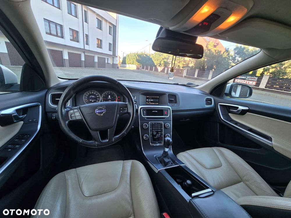 Volvo V60 - 11