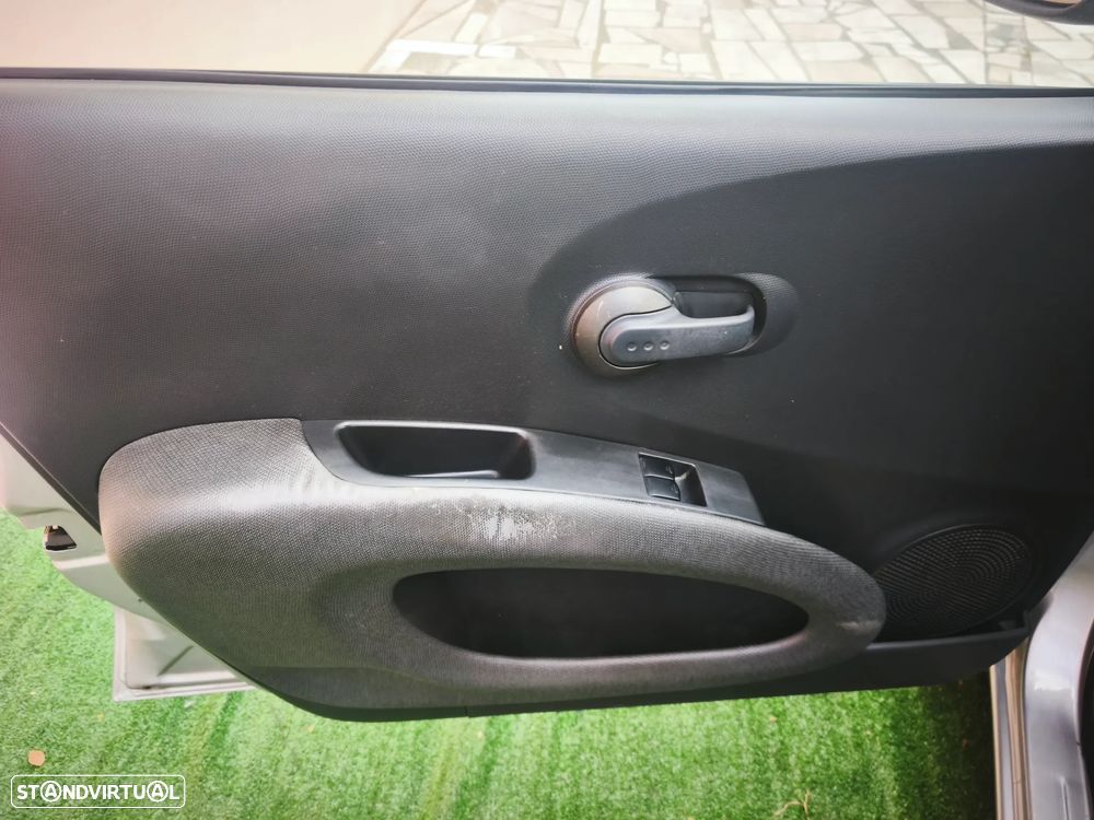 Nissan Micra 1.0 Emotion AC - 10