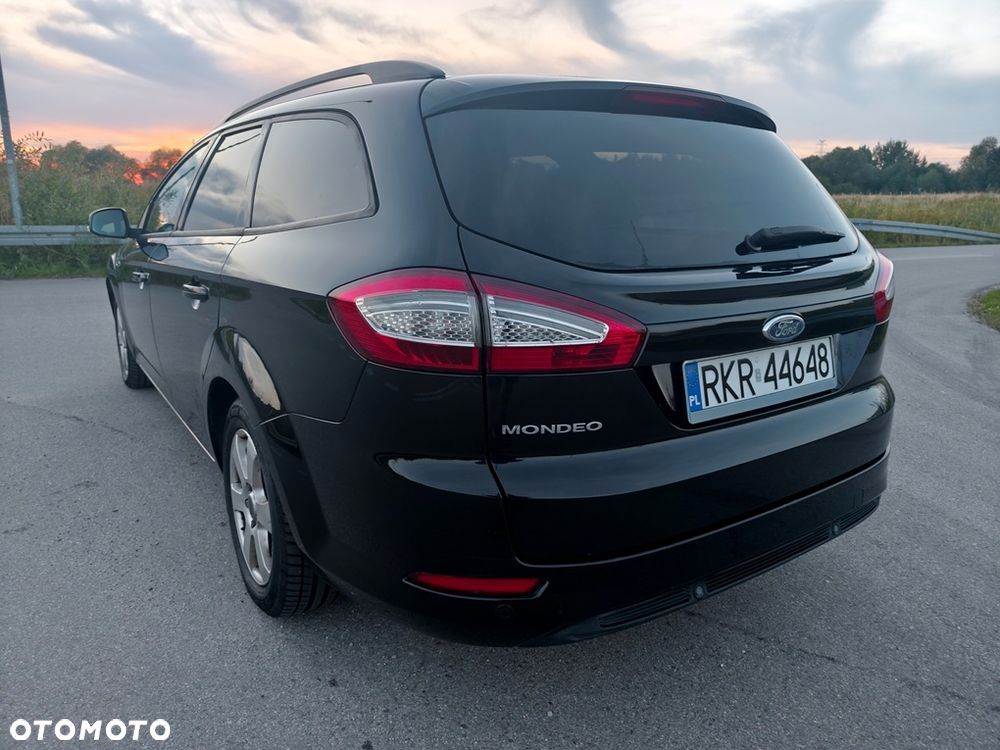 Ford Mondeo 2.0 Ambiente - 8