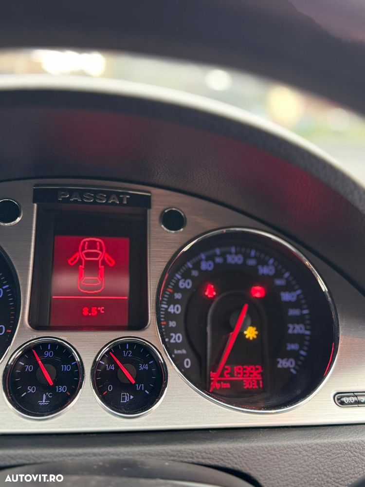 Volkswagen Passat 1.6 FSI Comfortline - 11