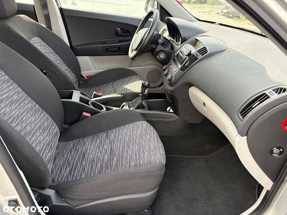 Kia Ceed - 14