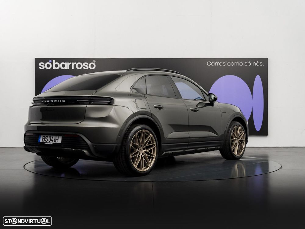 Porsche Macan Electric 4 - 6