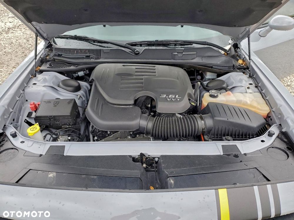 Dodge Challenger - 7