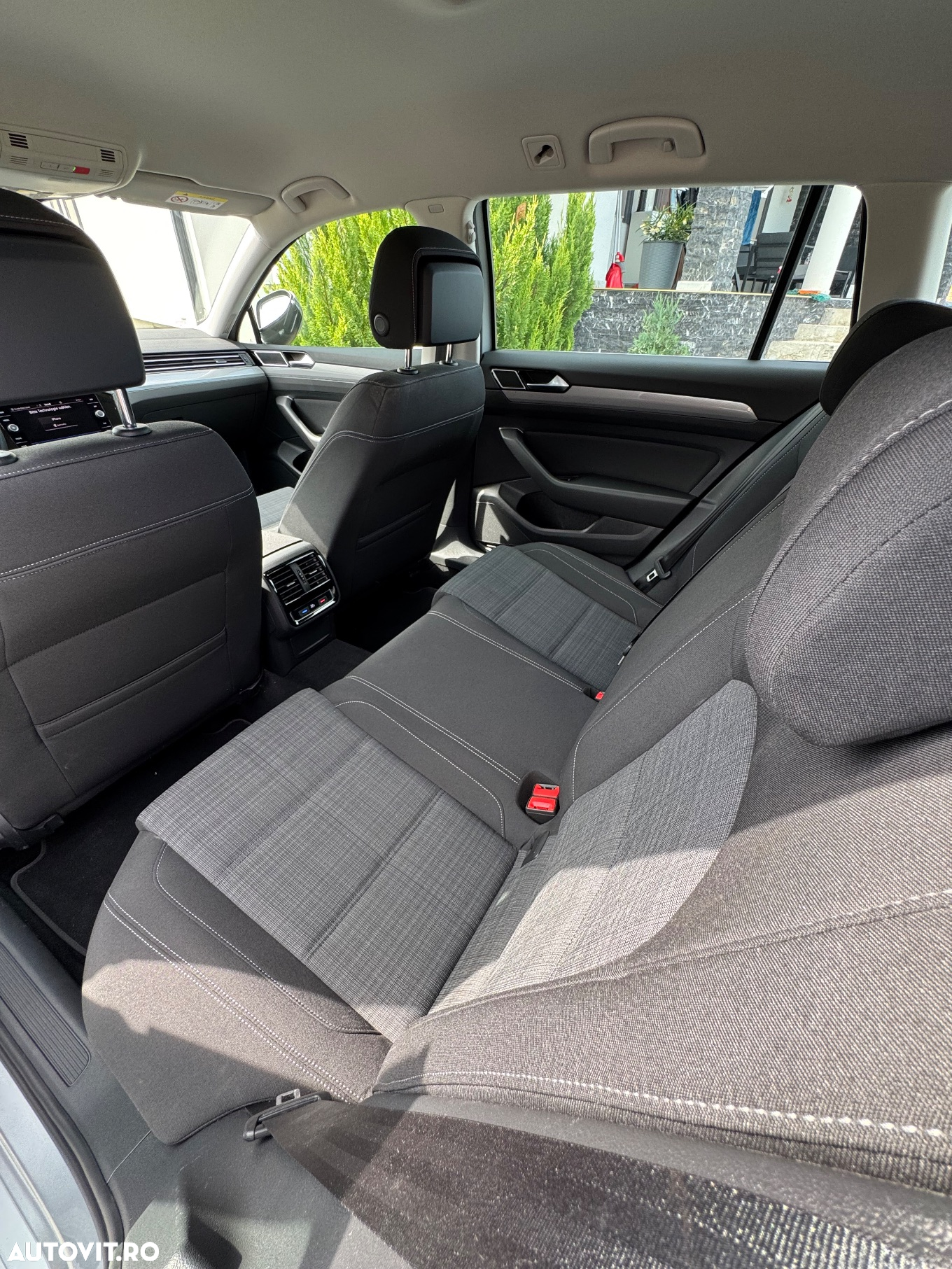 Volkswagen Passat Variant 2.0 TDI DSG Business - 9