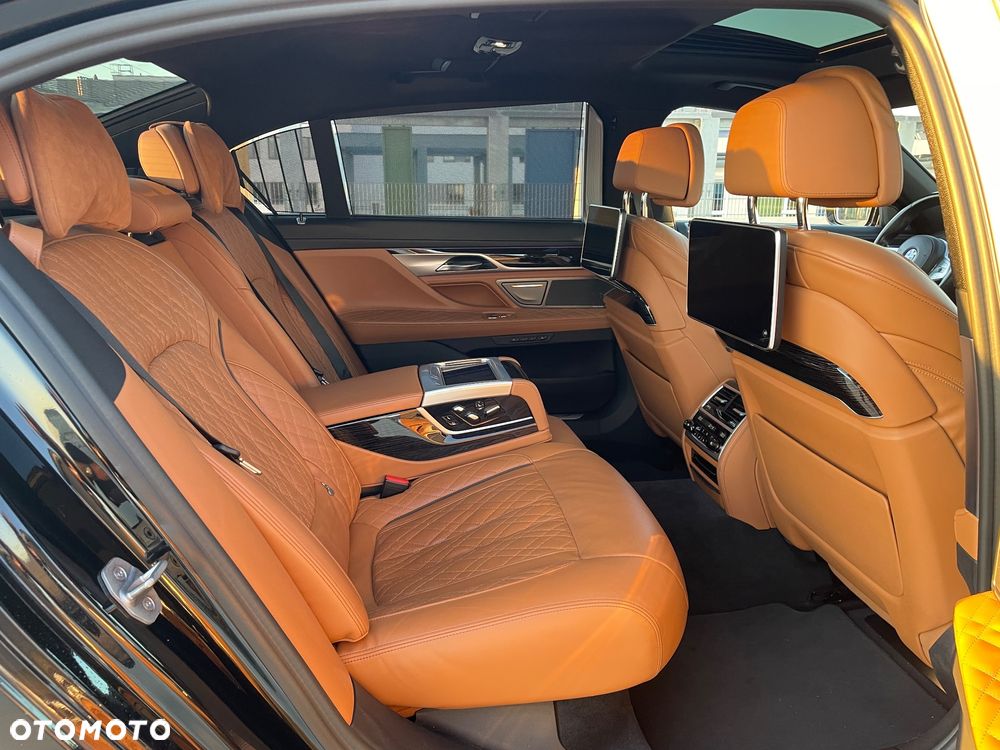 BMW Seria 7 750Li xDrive sport - 21