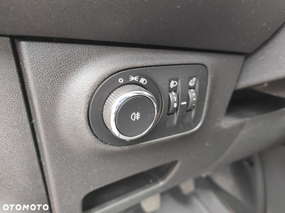 Opel Corsa 1.4 Essentia - 9