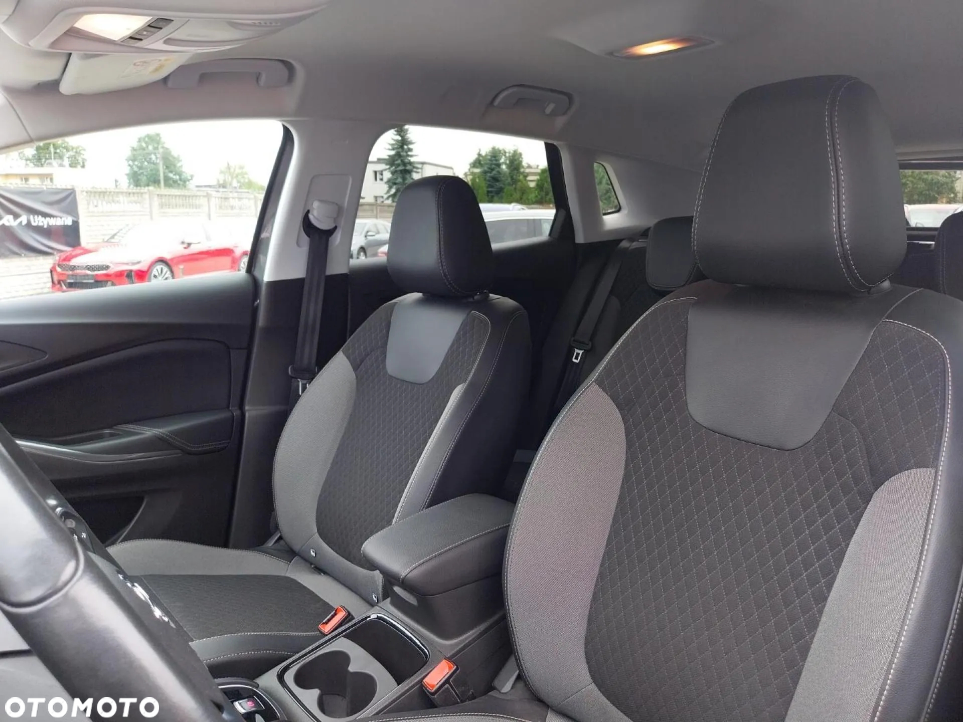 Opel Grandland X 1.2 T GPF Design Line S&S - 11