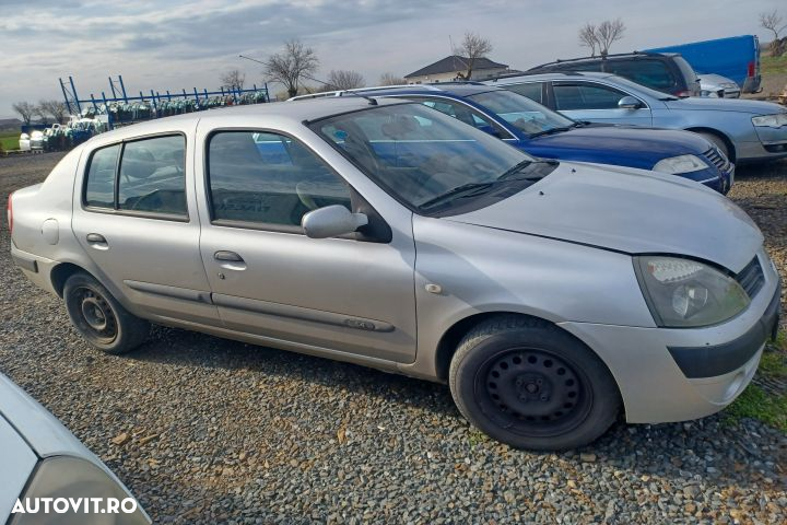 Usa fata stanga Renault Symbol 1 (facelift)  [din 2002 pana  2006] seria Sedan 1.4 AT (75 hp) - 6