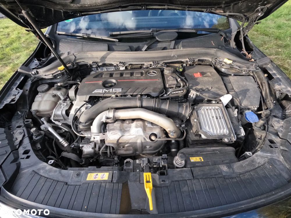 Mercedes-Benz GLA - 30
