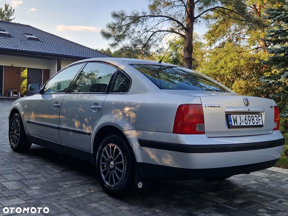 Volkswagen Passat - 16