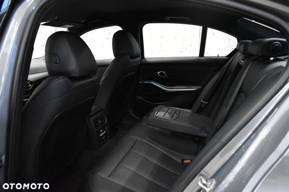 BMW Seria 3 - 21
