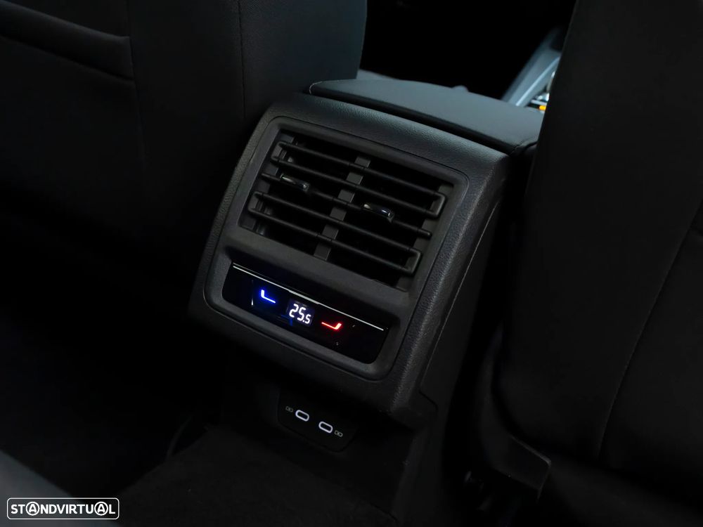 VW Golf Variant - 11