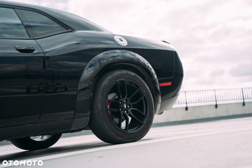 Dodge Challenger - 4