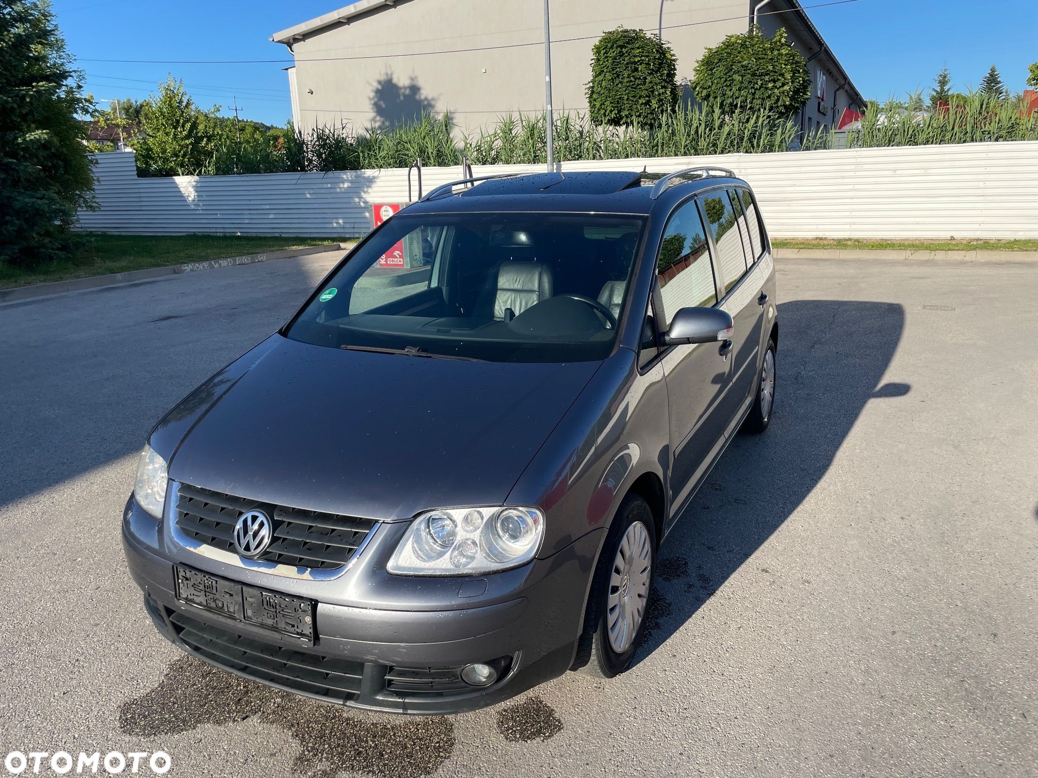 Volkswagen Touran 1.9 TDI DPF DSG Highline - 1