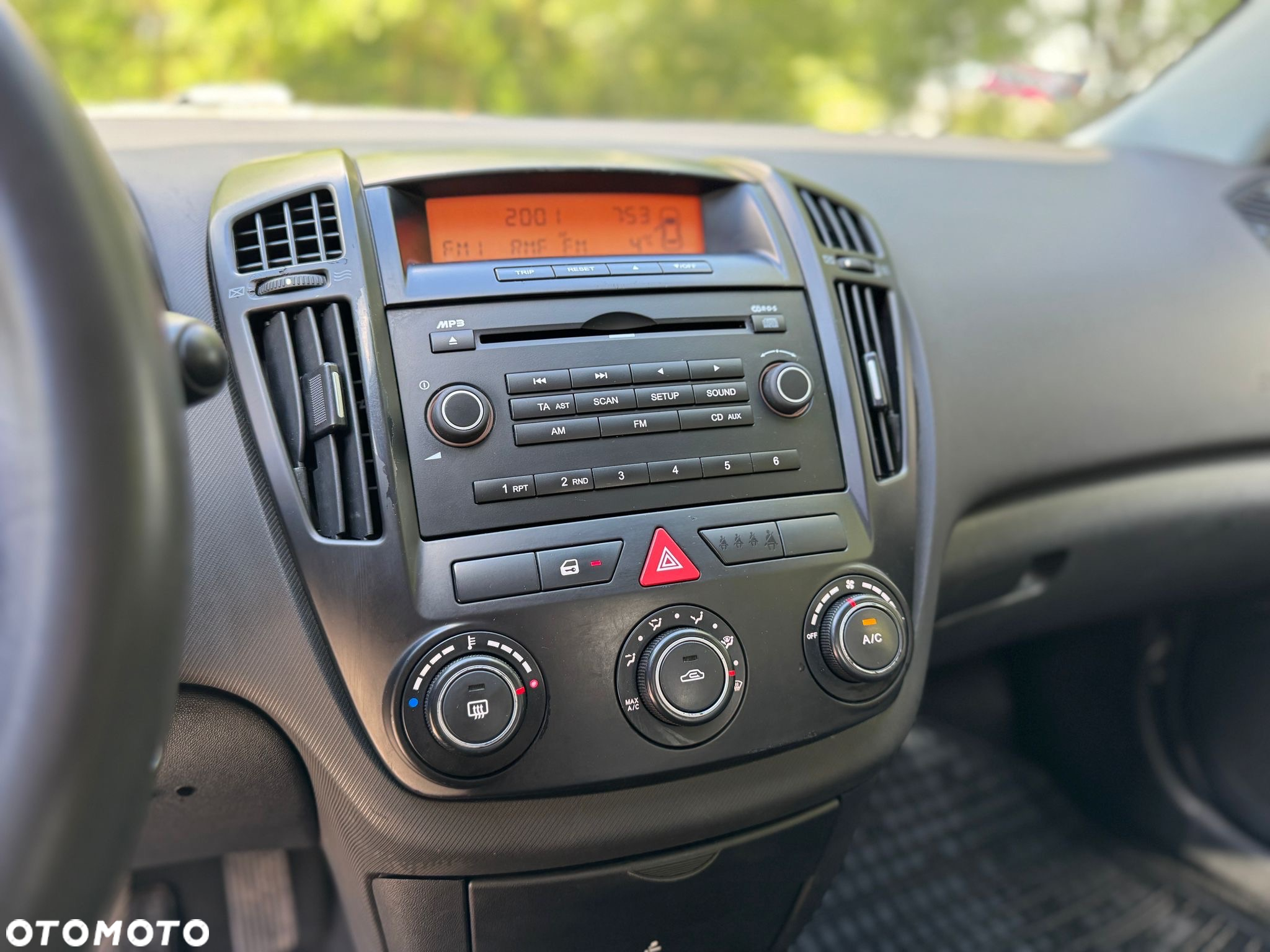 Kia Ceed Cee'd 2.0 crdi Comfort + - 16