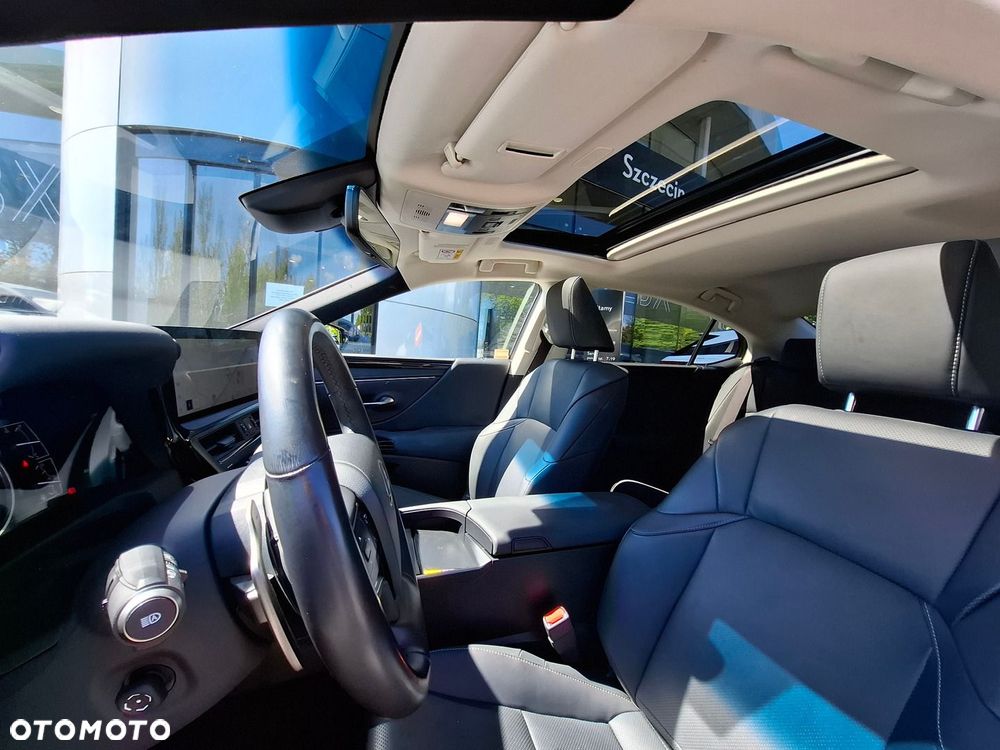 Lexus ES 300h Business Edition - 11