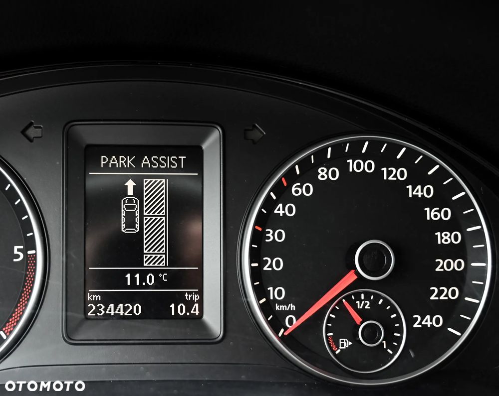 Volkswagen Golf Plus 2.0 TDI Comfortline - 28