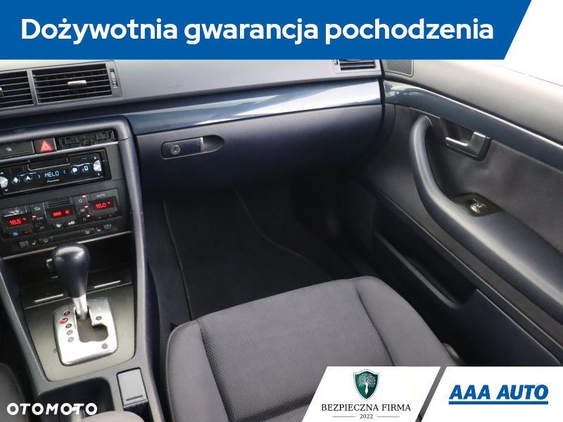 Audi A4 Limousine - 10