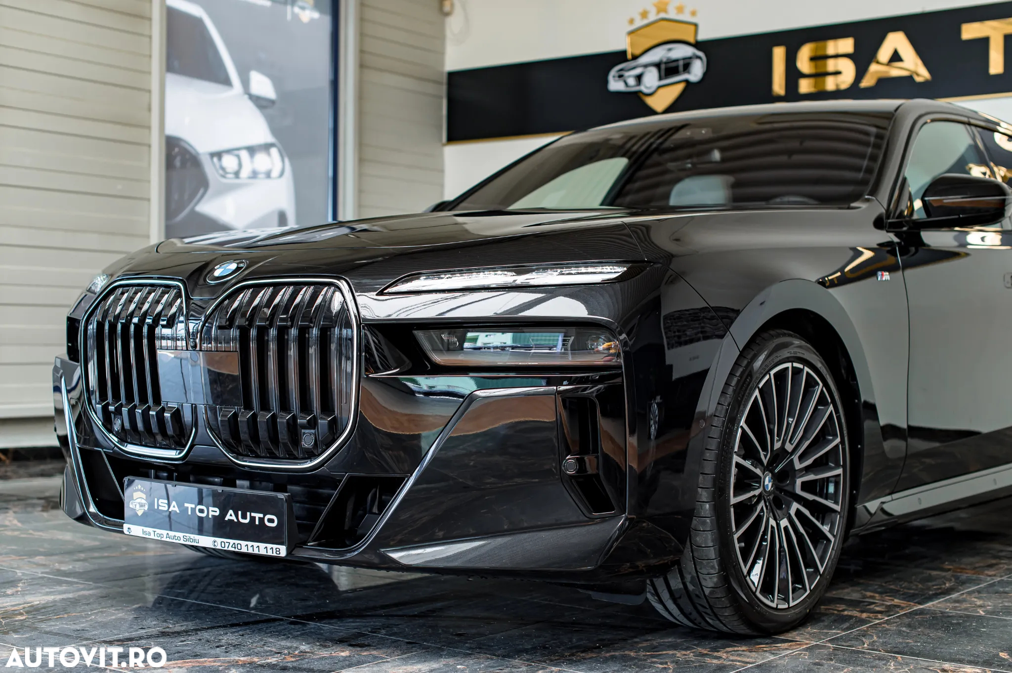 BMW Seria 7 740d xDrive MHEV - 36