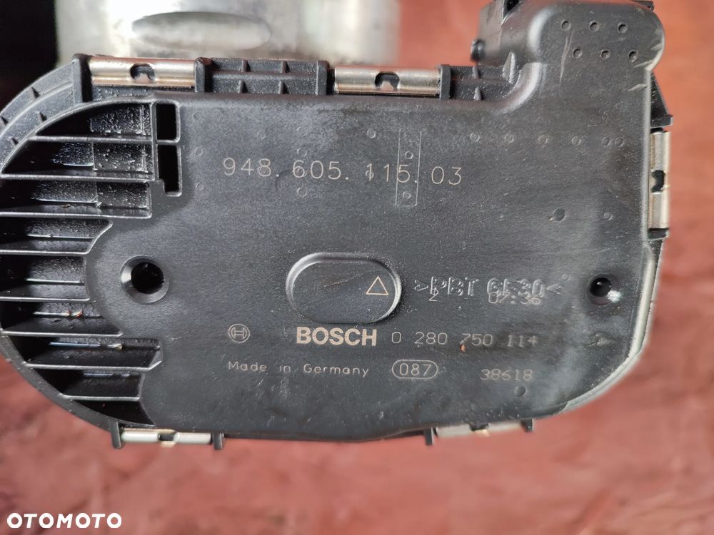 PORSCHE CAYENNE ORYGINALNA ELEKTRYCZNA PRZEPUSTNICA POWIETRZA BOSCH DO SILNIKA 4.5 V8 M48.00 O NR. 0280750114 OEM - 6