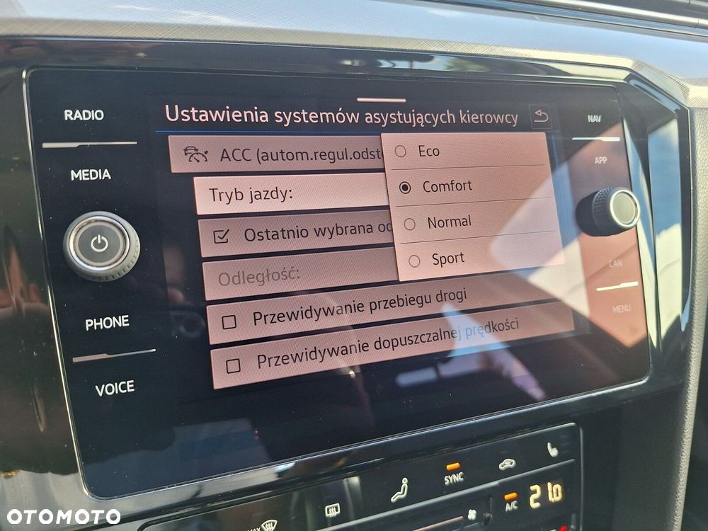 Volkswagen Passat - 27