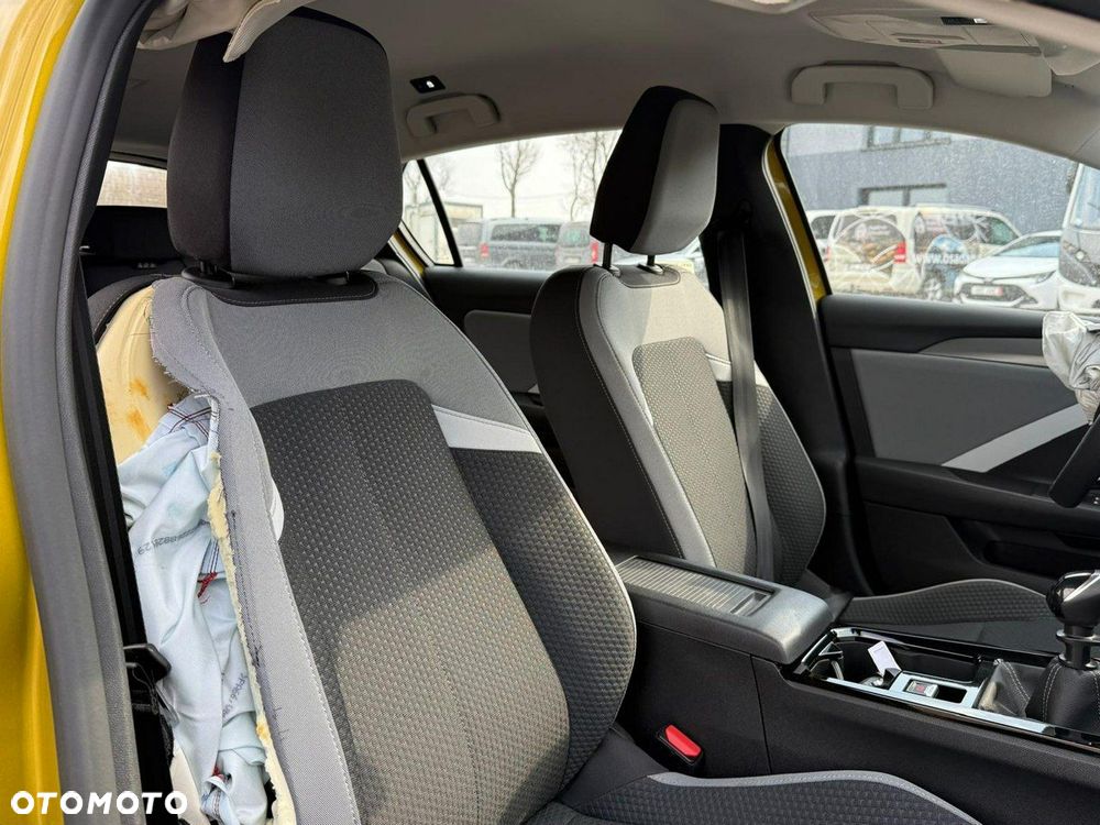 Opel Astra 1.2 Turbo Edition - 20