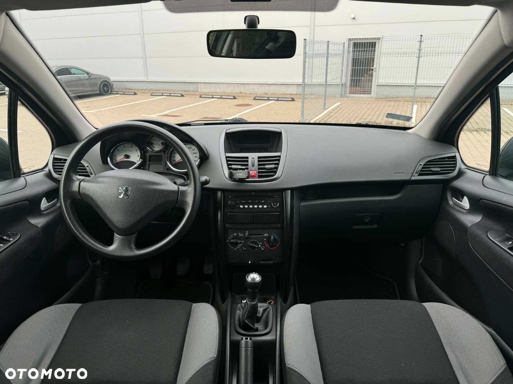Peugeot 207 - 6