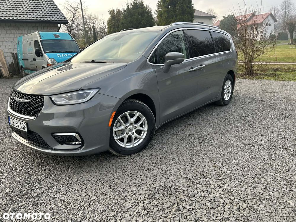 Chrysler Pacifica - 11