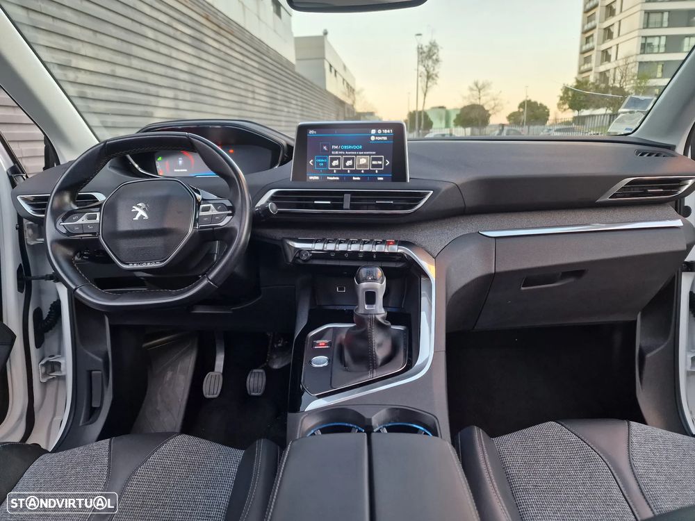 Peugeot 3008 PureTech 130 Stop & Start GPF Allure - 28