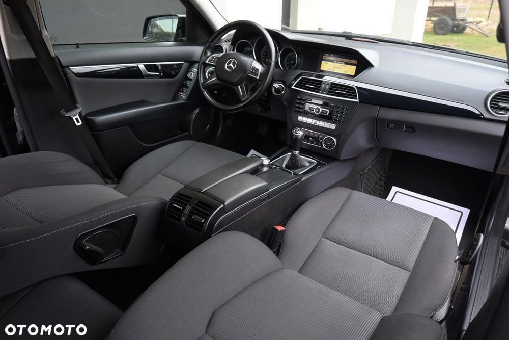 Mercedes-Benz Klasa C 180 Kompressor Avantgarde - 39