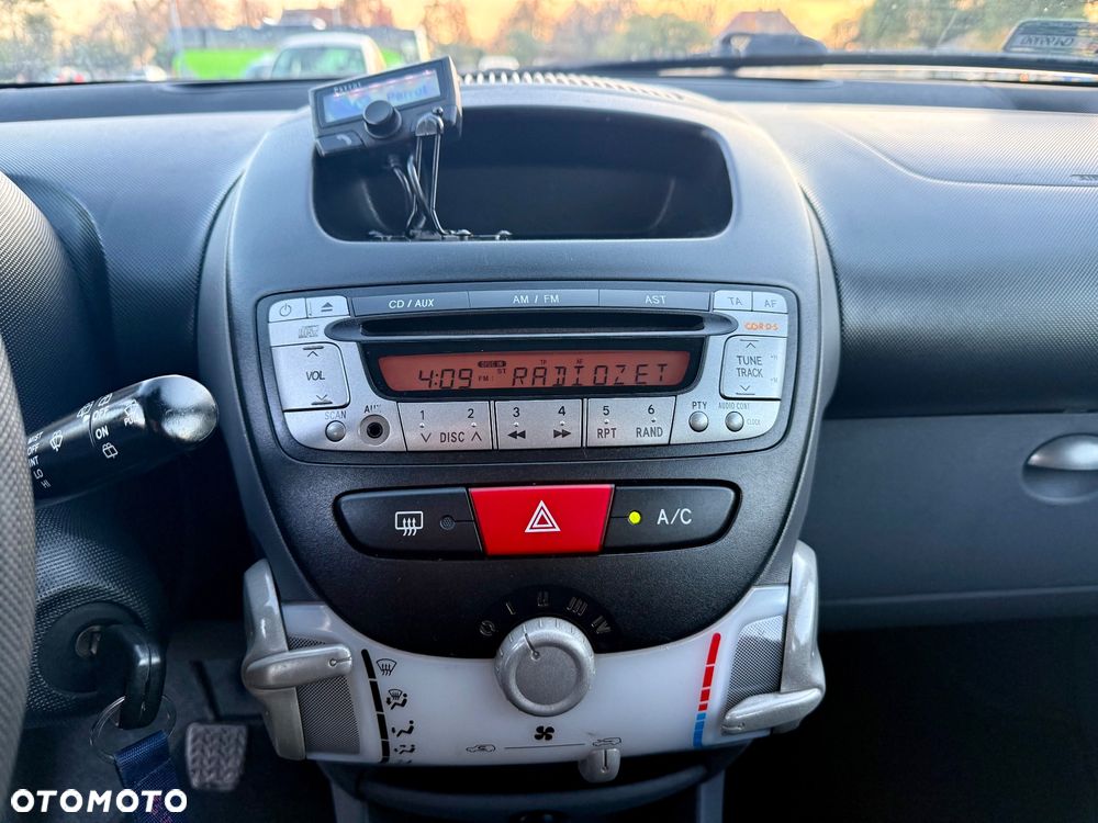 Peugeot 107 1.0 Trendy 2-Tronic - 21