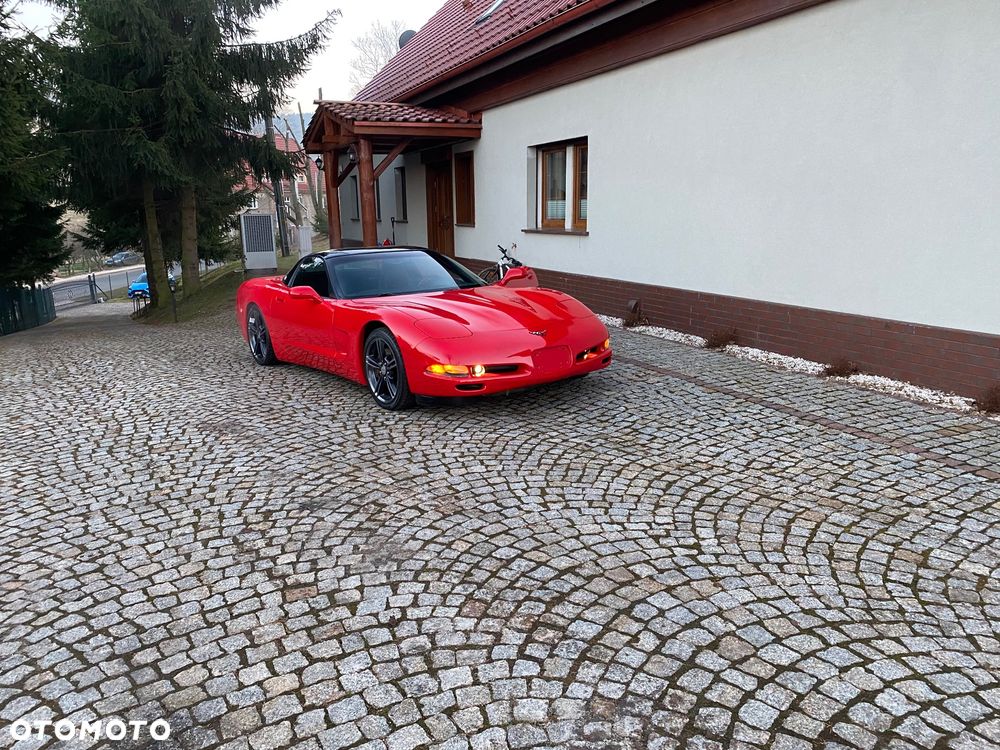 Chevrolet Corvette - 4