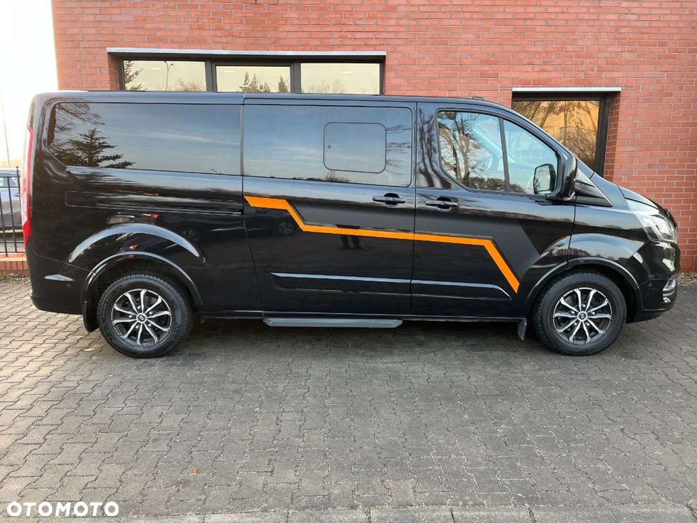 Ford Tourneo Custom - 36