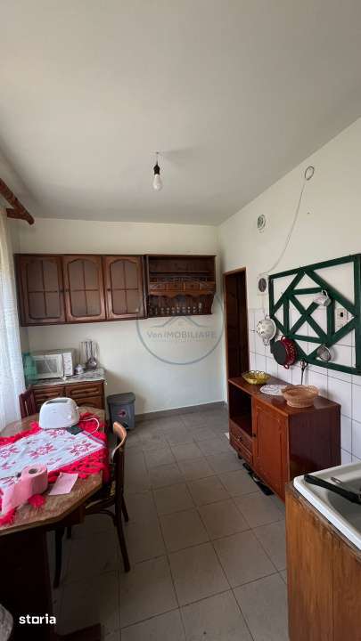 Casa de Vanzare in Dumitra  170 mp  20 Ari de Teren - Imagine principală: 3/12