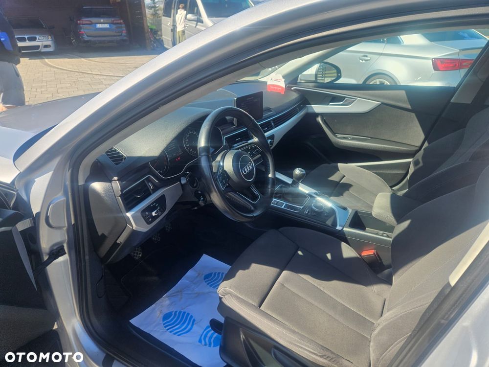 Audi A4 Avant 2.0 TDI - 9