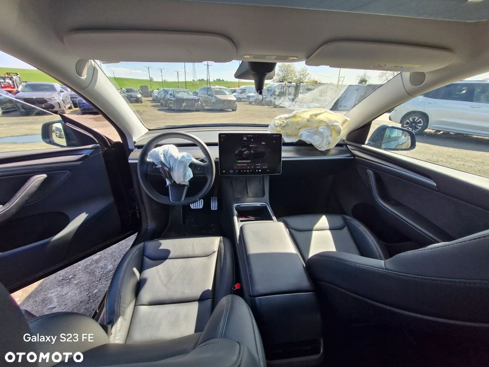 Tesla Model Y Performance Dual Motor AWD - 17