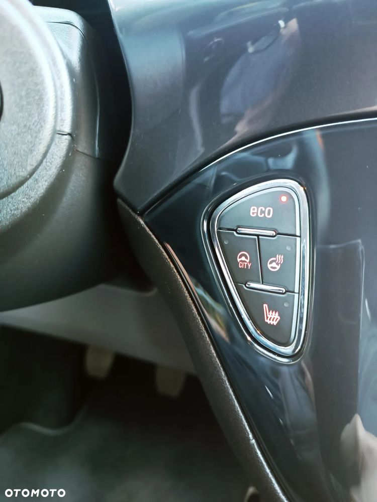 Opel Corsa 1.4 Turbo (ecoFLEX) Start/Stop Color Edition - 29