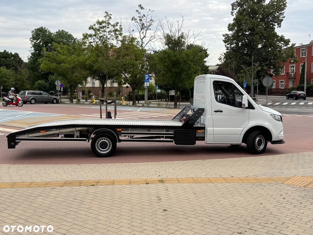 Mercedes-Benz Sprinter - 5