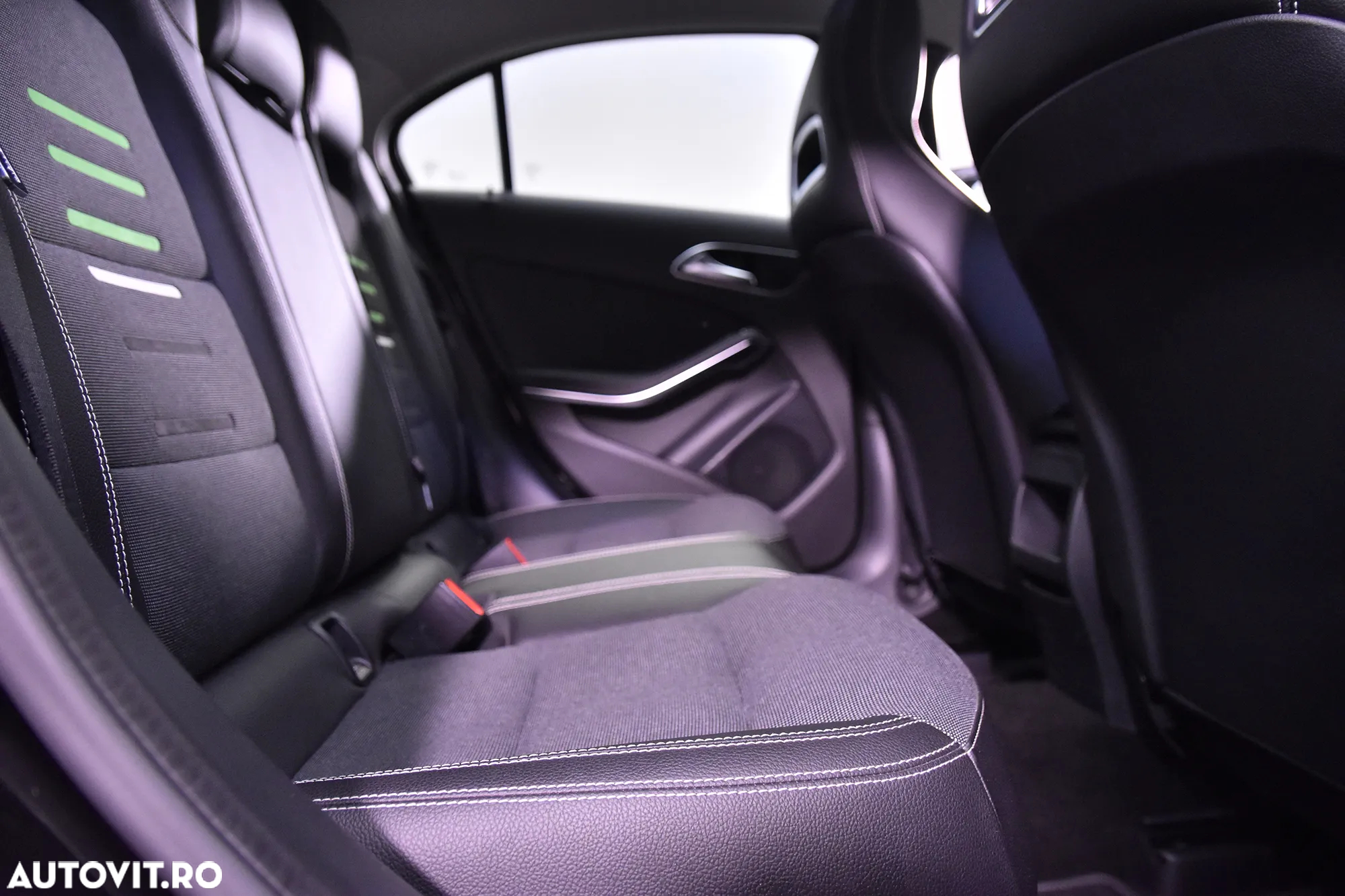 Mercedes-Benz A 180 d 7G DCT - 12