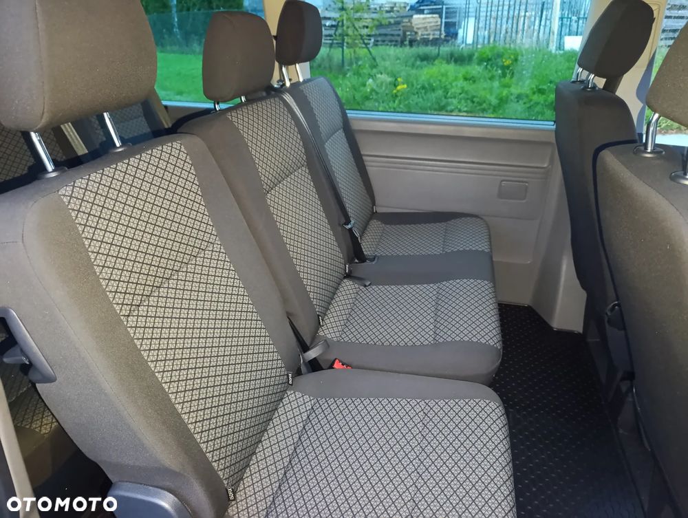 Volkswagen Caravelle - 19