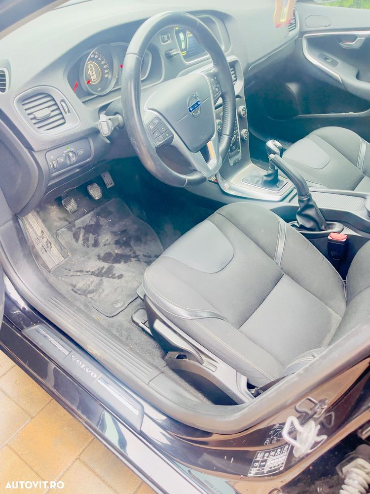 Volvo V40 D2 - 9