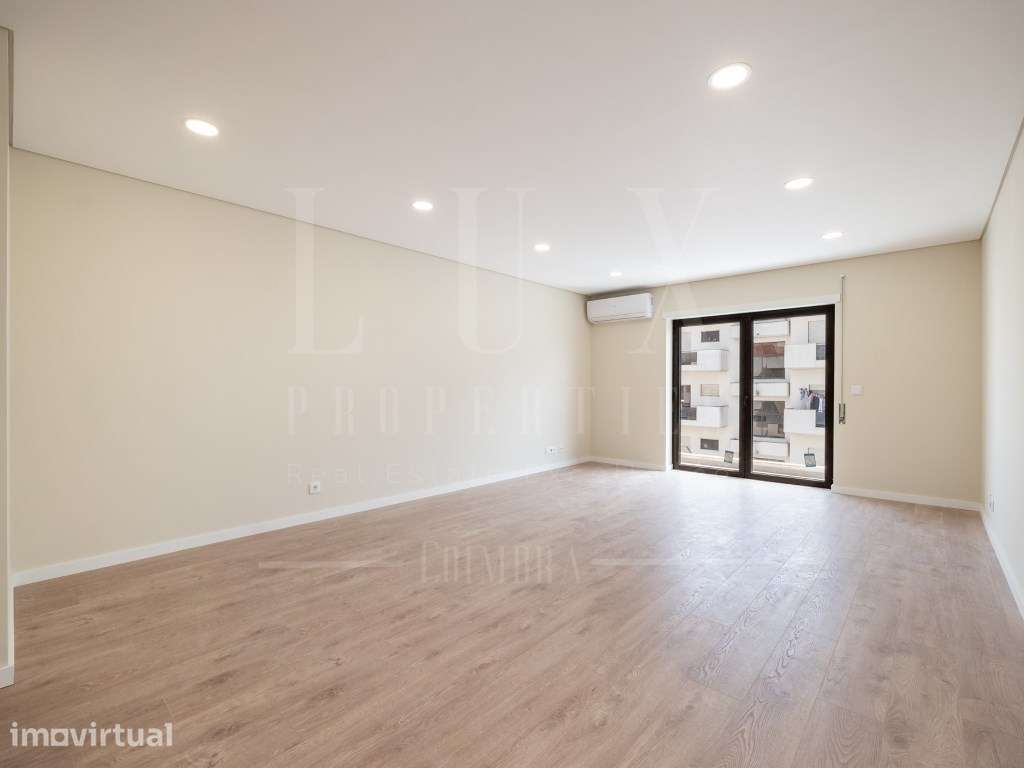 Apartamento T3 com Garagem | Remodelado | Quinta do Amparo, Leiria - Grande imagem: 2/34