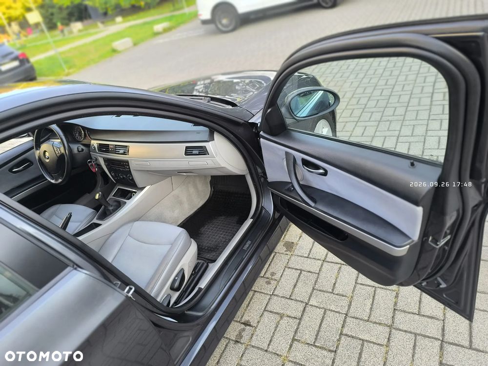 BMW Seria 3 318d - 21