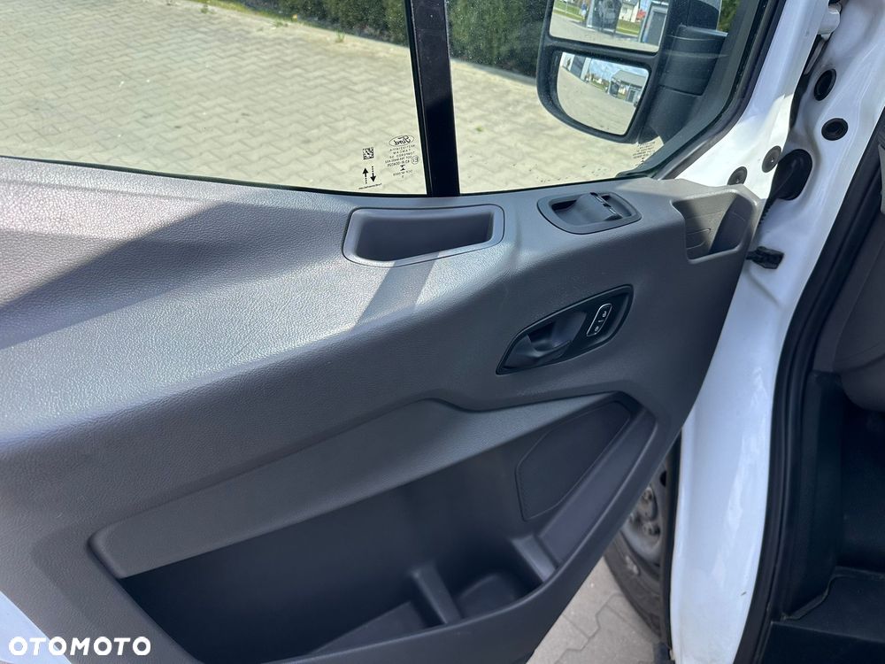 Ford Transit - 25