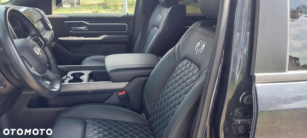 RAM 1500 5.7 eTorque Crew Cab Shortbed Bighorn Black - 12