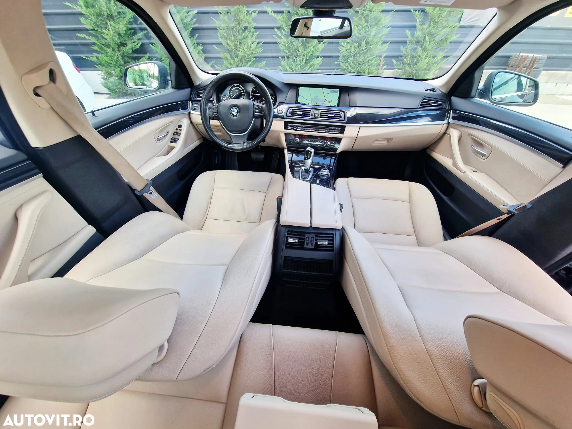 BMW Seria 5 520d - 24