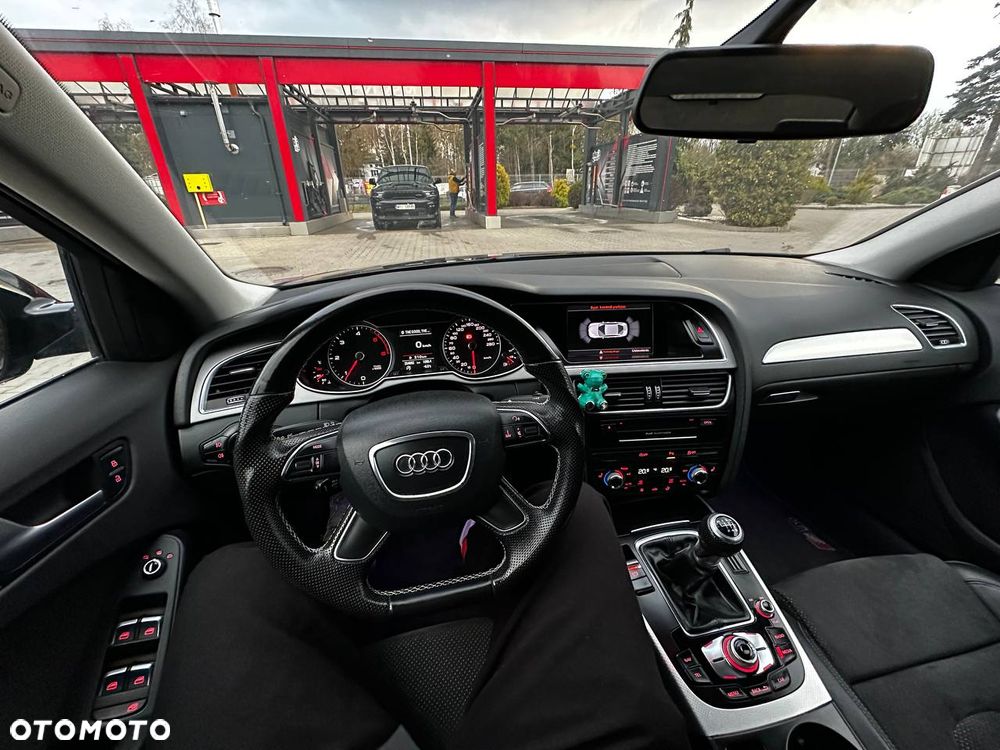 Audi A4 Limousine - 8