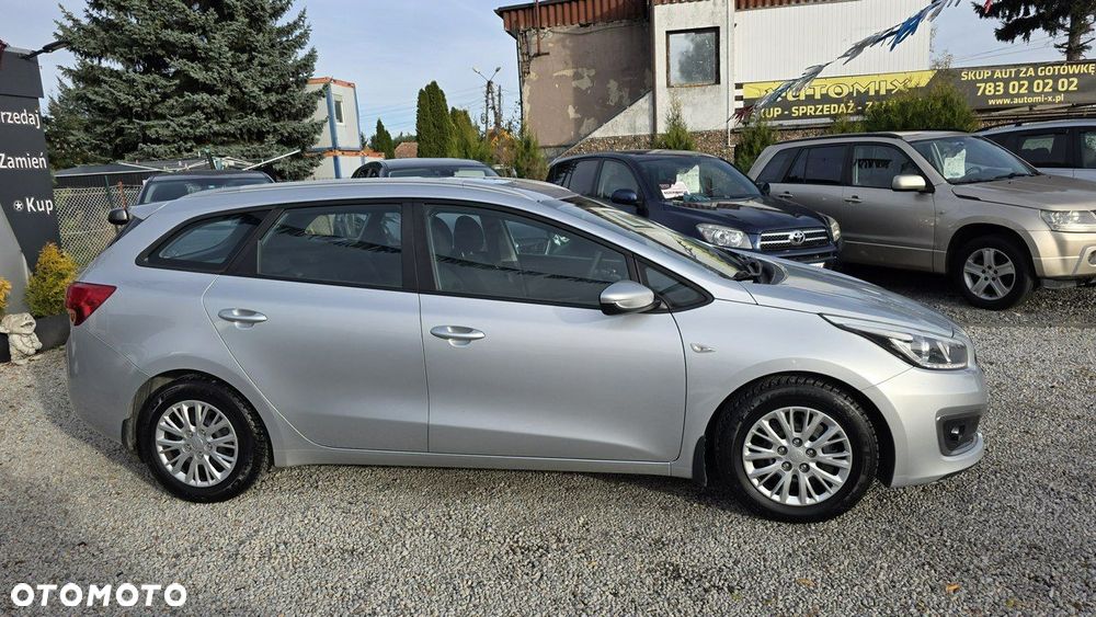 Kia Ceed - 10