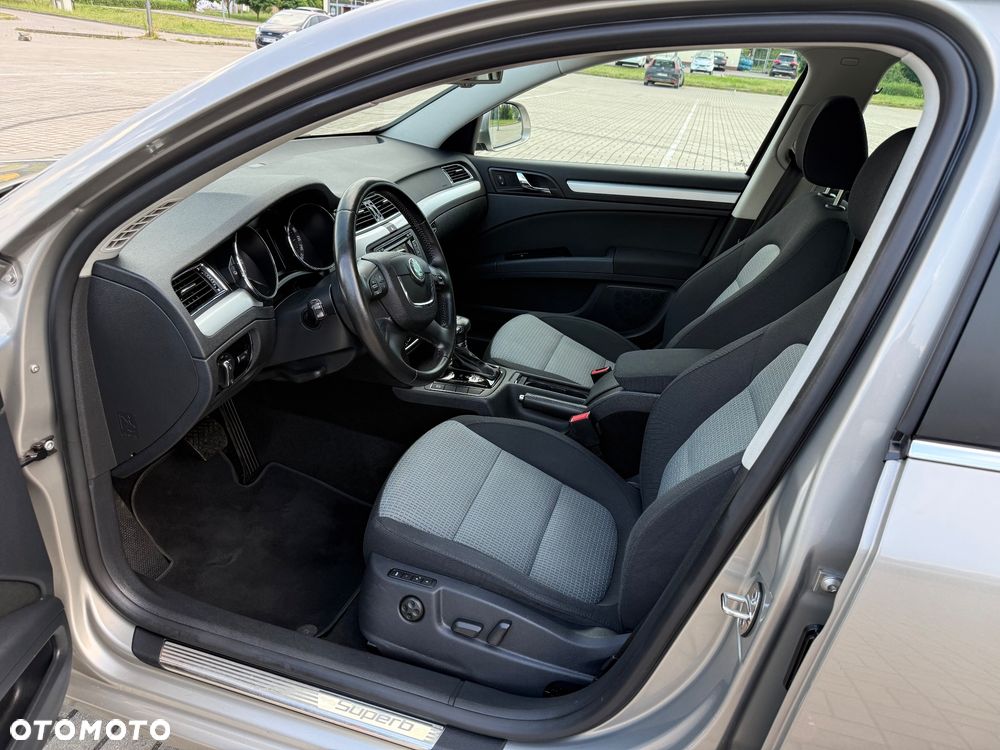 Skoda Superb 2.0 TDI DSG Elegance - 9